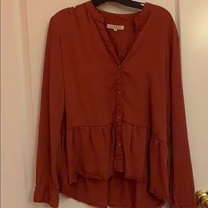 new cute burnt orange top! It is a size Large!
